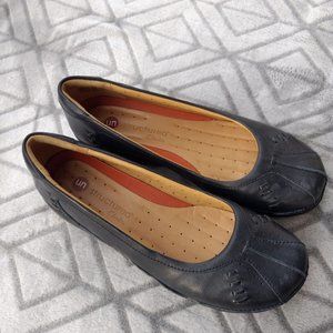 Clarks  Blue Leather Flats Size 9.5 M